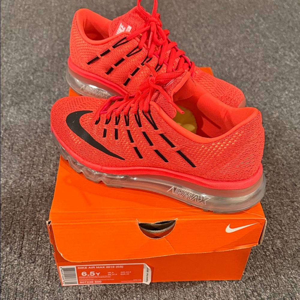 Grade school size 6.5Y Air Max